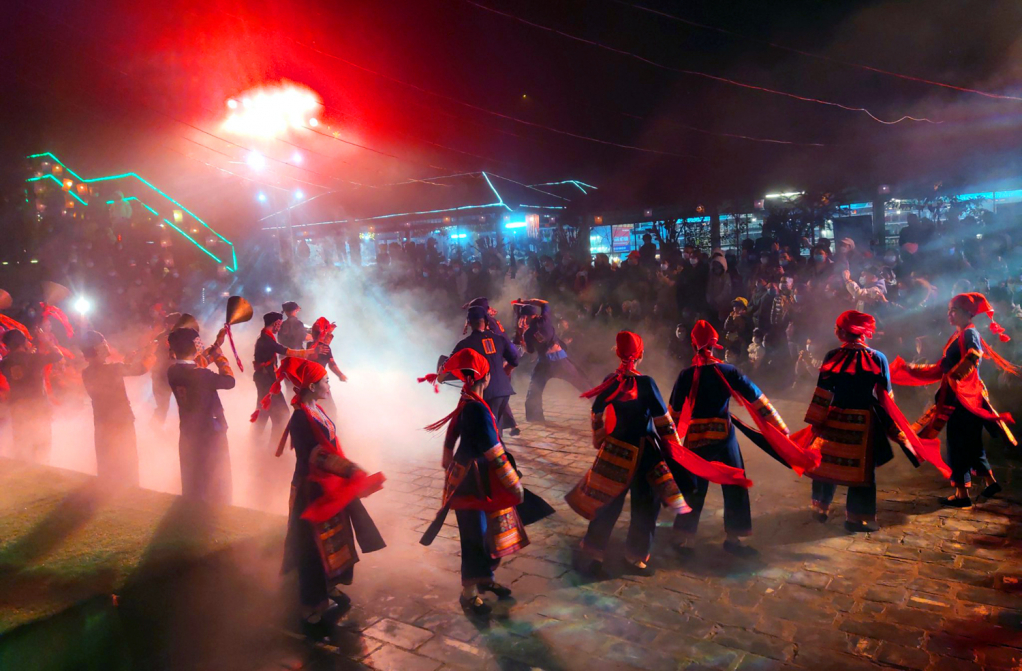 Exploring the Cultural Beauty of Sapa's Love Market.